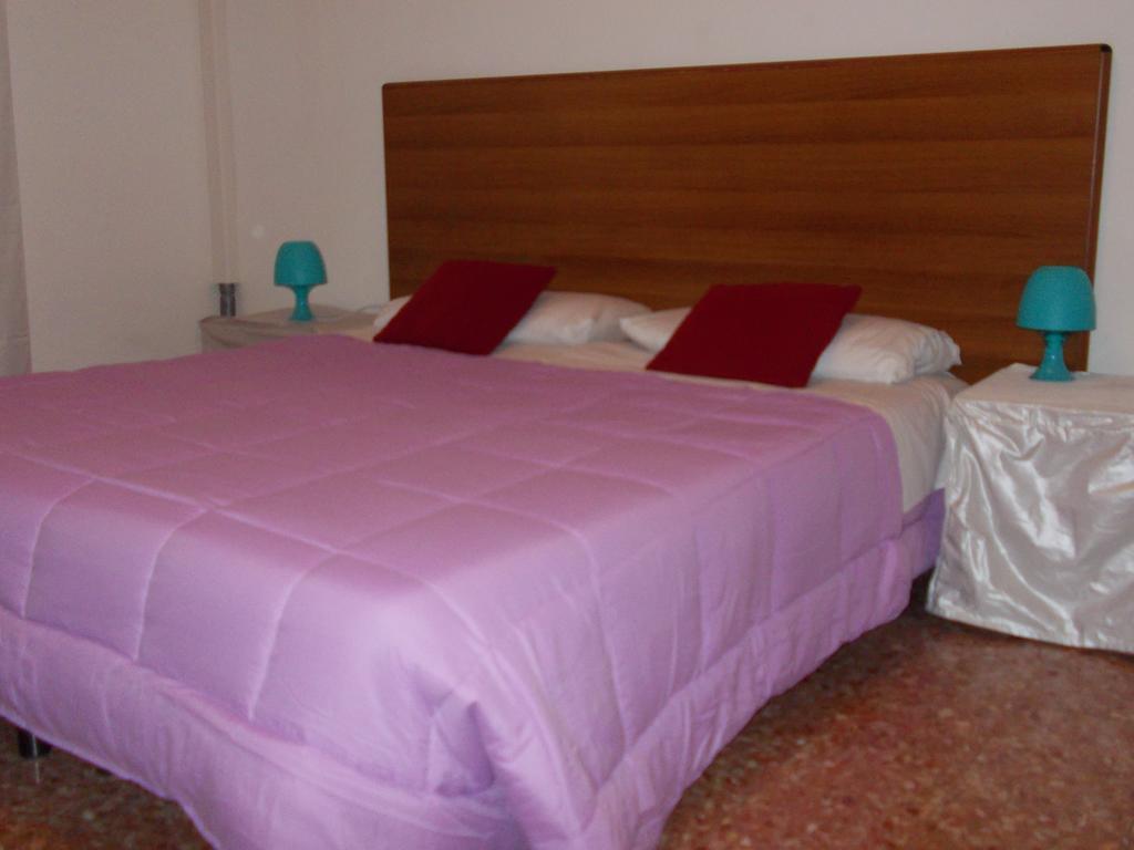 Travellers Lodge Bed & Rooms Treviso Pokoj fotografie